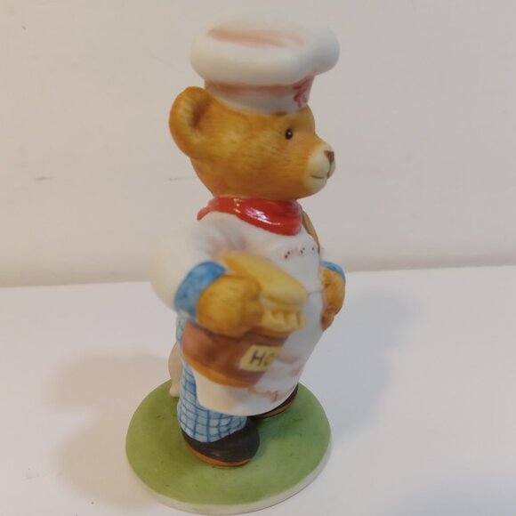 The Franklin Mint Fine Porcelain Bear Chef Pierre White Multi 1986 3.5 x 2 - Picture 4 of 6